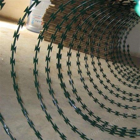 菱形刀片刺网 刺绳焊接网 刺绳护栏网