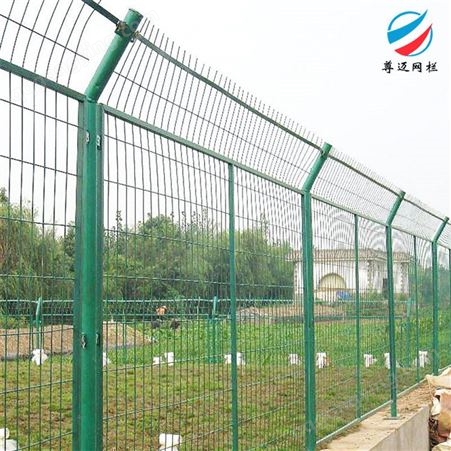 沈阳公路安全防护网 圈山圈地护栏网 养殖框架护栏网厂家 尊迈供应