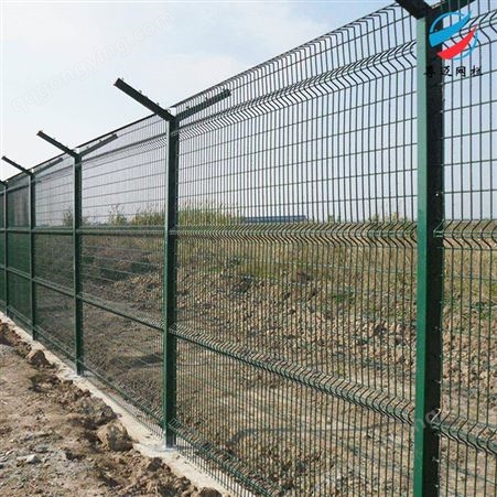 黑龙江飞机场隔离栅 尊迈Y型柱机场护栏网 专用铁丝网 三角折弯护栏厂家