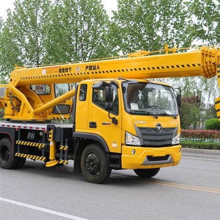 F系列福田国六12吨汽车吊8米5节单板臂采用新式抗扭力箱体