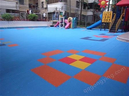 云南悬浮地垫 室外 幼儿园操场悬浮地垫 户外 篮球场专用塑料拼装地垫地板