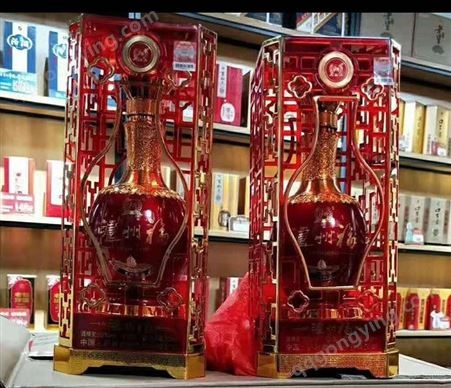 新款镂空白酒透明盒镂空PET酒盒包装亚克力酒盒厂家供应