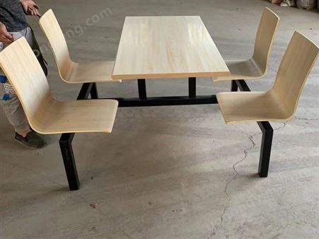 昆明不锈钢餐桌椅食堂餐桌防水餐桌